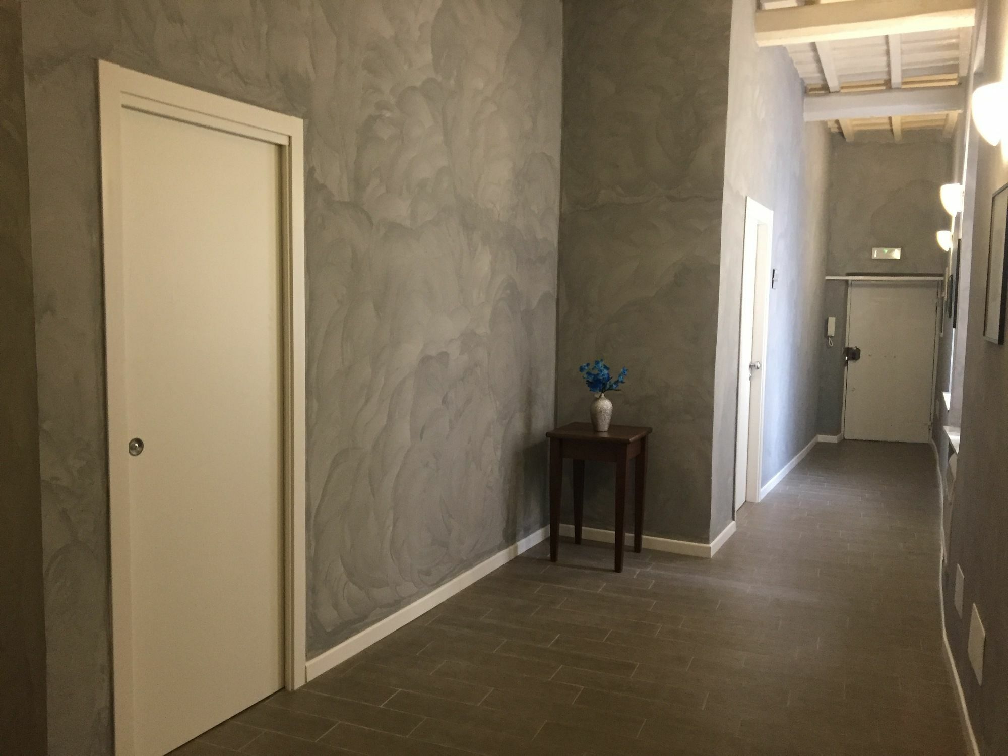 Domizia Floor Rom